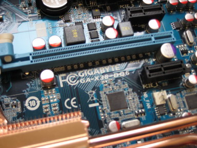 gigabyte-x38-dq6-005.jpg